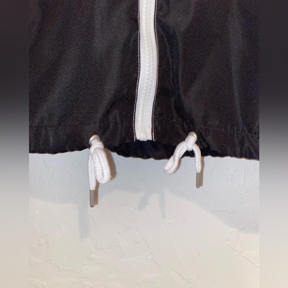 windbreaker - Picture 3 of 4